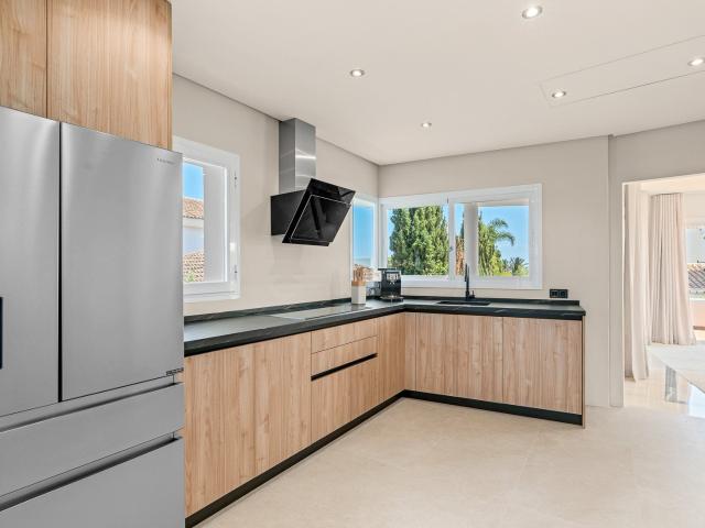 Ubicado en la prestigiosa zona de golf Los Flamingos de Bena. 675m² Benahavís