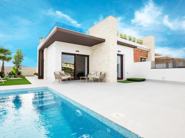 Ubicado en la prestigiosa zona de Orihuela Costa, este conju. 133m² Vistabella