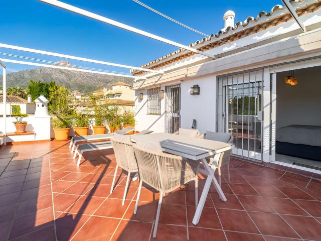 Ubicado en la prestigiosa zona de Nagüeles, Marbella, este e. 142m² Marbella