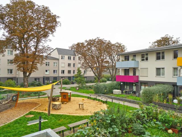 Übigau, ruhig & grün: Balkon + TG