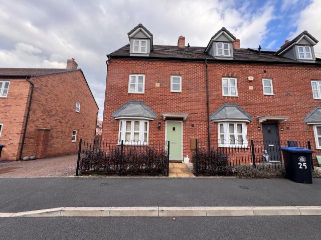 Ubique Avenue, Stratford Upon Avon CV37, 4 bed end terrace house to rent, £1,600 pcm | PrimeLocation