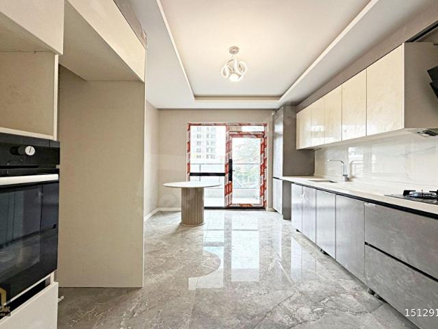 ÇUBUK MERKEZDE 3+1 GİYİNME ODALI TERAS BALKONLU SIFIR LUX DAİRE