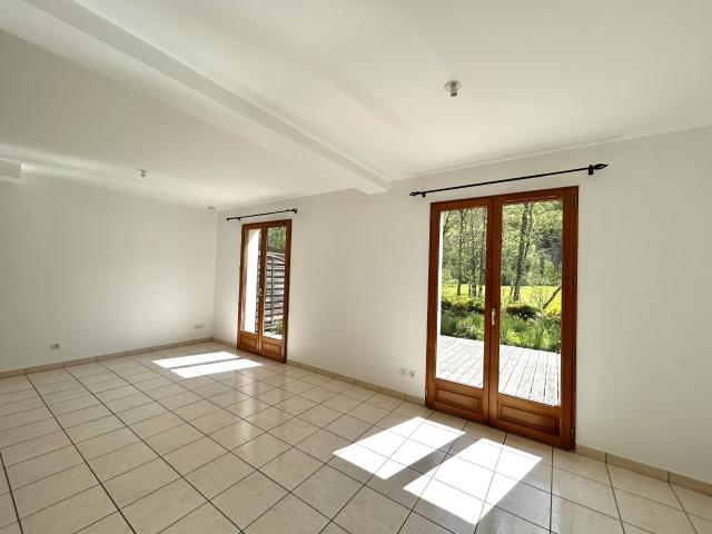 UGINE MAISON JUMELÉE 5 Pièces