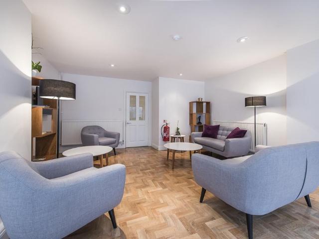 Udall Street London SW1P Studio to rent £1,855 pcm £428 pw