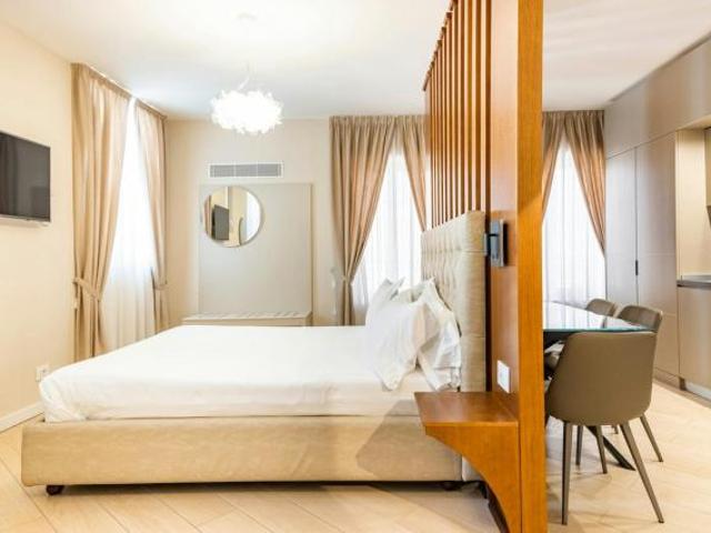 Udine Udine 33100 83296029