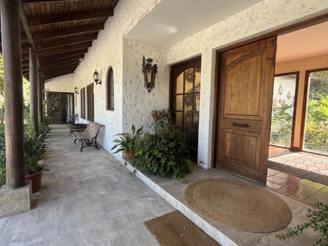 UF 16.950 Hermosa casa en parcela 4D+4B en condominio, Calera de Tango
