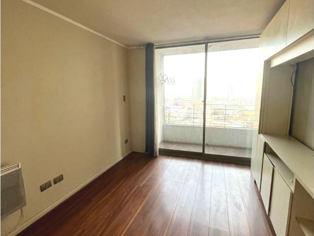 UF 2.890 Ideal para inversión! Depto 1D + Estacionamiento. Metro Irarrázabal. Posibilidad de Novación
