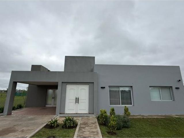 UF G2 Casa con Pileta en Barrio Cerrado Los Juncos en Alquiler