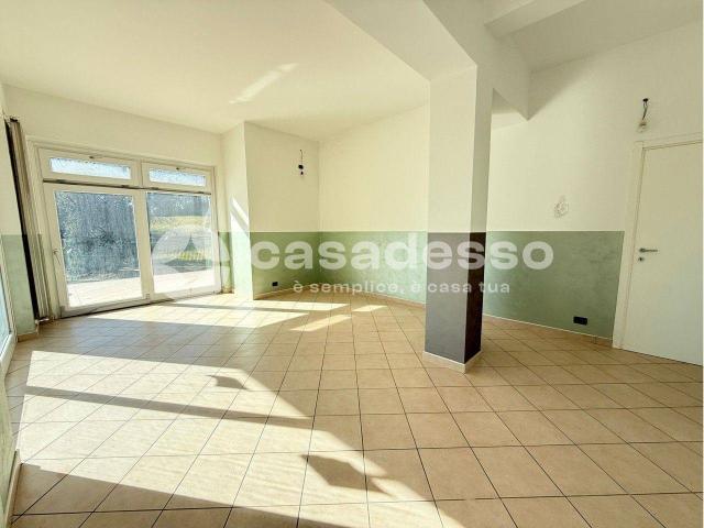 Palazzina commerciale in affitto a San Francesco Al Campo