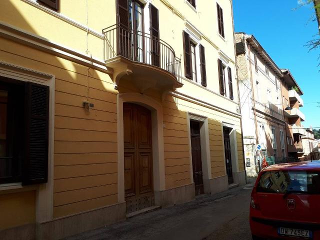 ufficio in vendita a Teramo, Centro