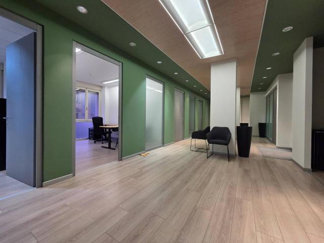Ufficio 9 vani 224mq