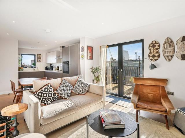 Ufford Street, London, SE1 2 bed penthouse to rent £4,225 pcm £975 pw