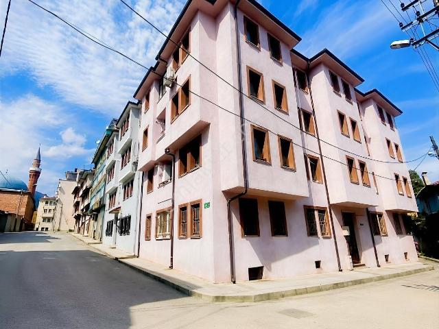 Üftade'de 2+1 Eşyalı Kat Mülkiyetli Satılık Çift Cephe Daire