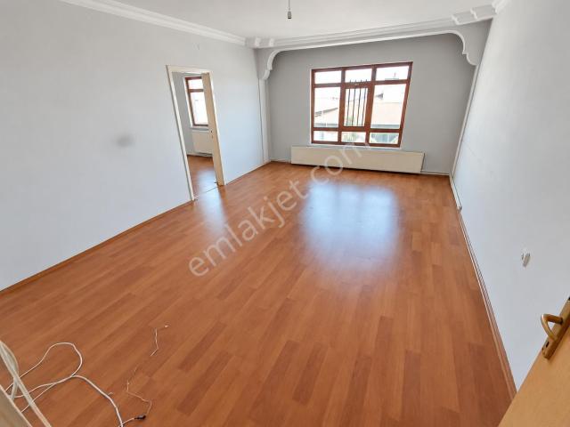 Ufuktepe Merkezde 3+1 3.kat Masrafsız Satılık Daire Geniş Ferah
