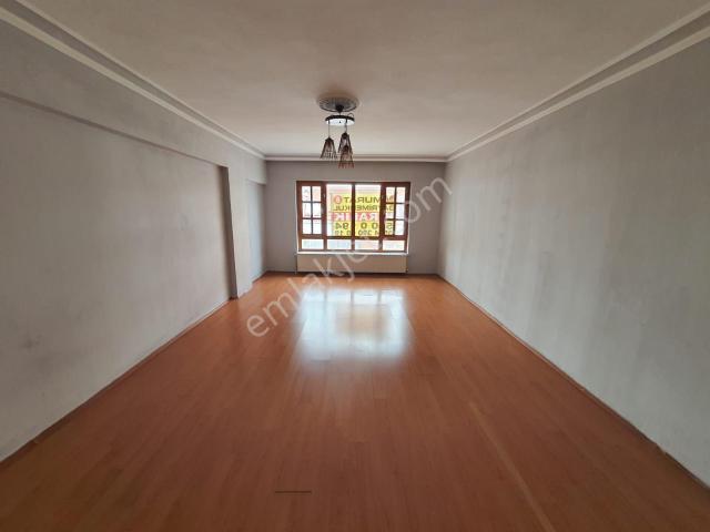 Ufuktepe Merkez'de Karakol Yakını 1.katta Kiralık Daire