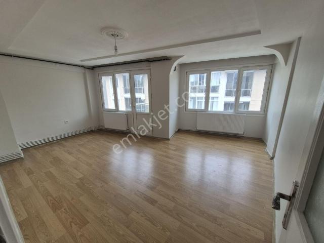 Şükrü Karaduman Cad. 2+1 Geniş Metraj Doğalgazlı Daire