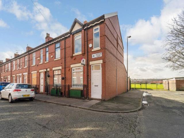 Ukraine Road, Salford M7 3 bed flat to rent £1,650 pcm £381 pw