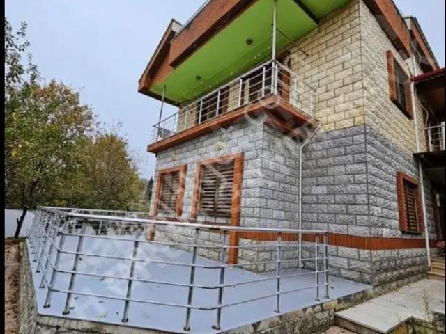 Çukurçayır'da Panoramik Manzaralı Satılık 5+1 Villa