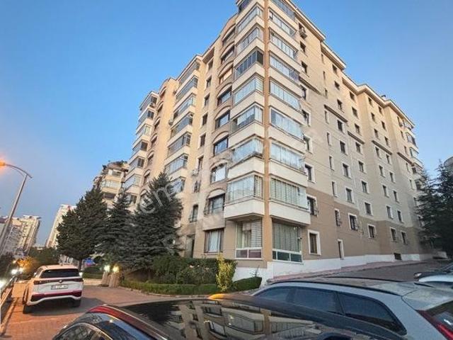 Çukurambar Merkez'de Önü Tamamen Açık Lüks & Ferah 4+1 Kiralık