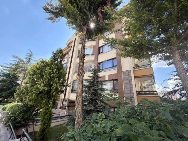 Çukurambar'da Bakımlı 4+1 Satılık Daire