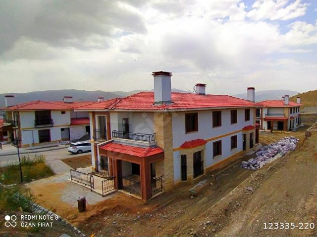 ÇUKURKUYU BULUTLU MAH UYGUN FİYATA SATILIK 4+1 VİLLA