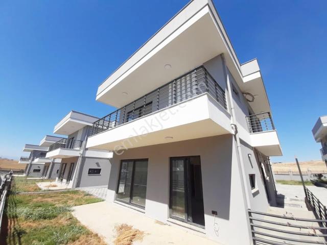 Çukurova Şambayad'da Özel Güvenlikli Site İçi Yüzme Havuzlu Bağımsız Açık Mutfaklı Dublex Villa