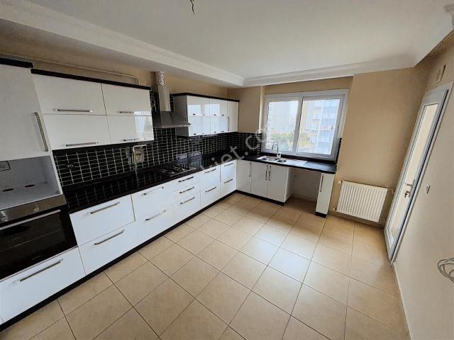 çukurova Belediyesi Karşısı Kiralık 3+1 Daire D.gazlı Kilerli