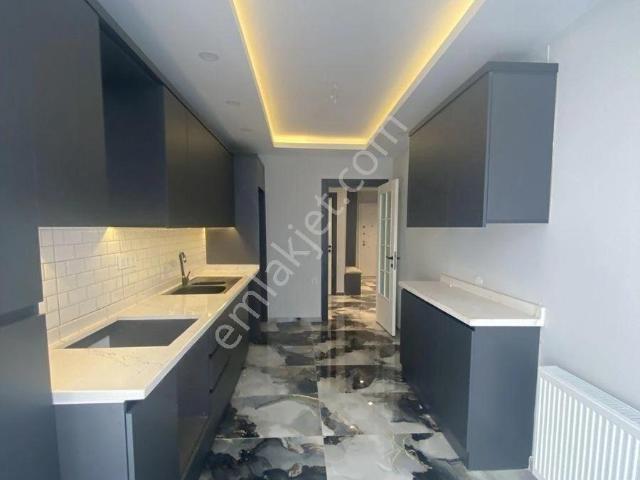 Çukurova Güzelyalı Mh 3+1 Geniş Sempt Pazarı Civ Satılık Daire