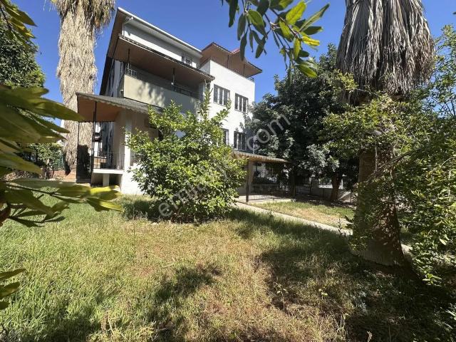 Çukurova'da Müstakil Bahçeli 5+1 Geniş Villa