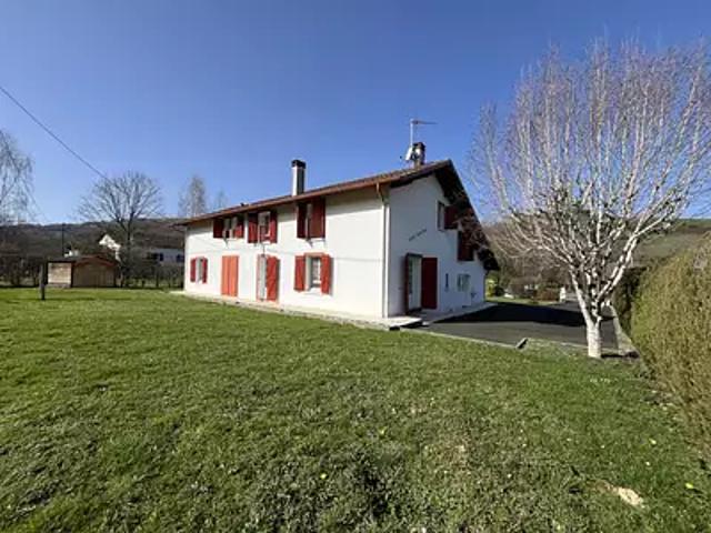 Uhart Cize 64220 Achat / Vente maison 10 pièces t10 terrasse parking