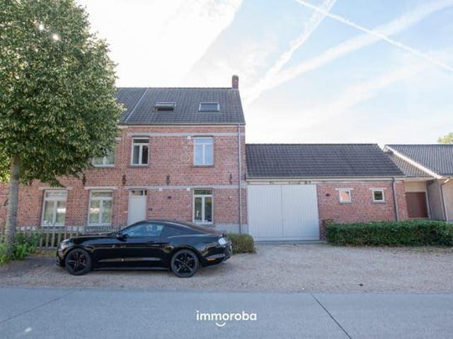 Uitzonderlijk charmante woning op toplocatie in Olsene!
