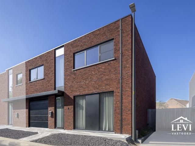 Uitzonderlijk ruime nieuwbouw met hoogwaardige afwerking