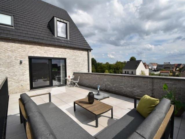 Uitzonderlijk 2 slk. app. met ruim terras & ondergronds: P+B