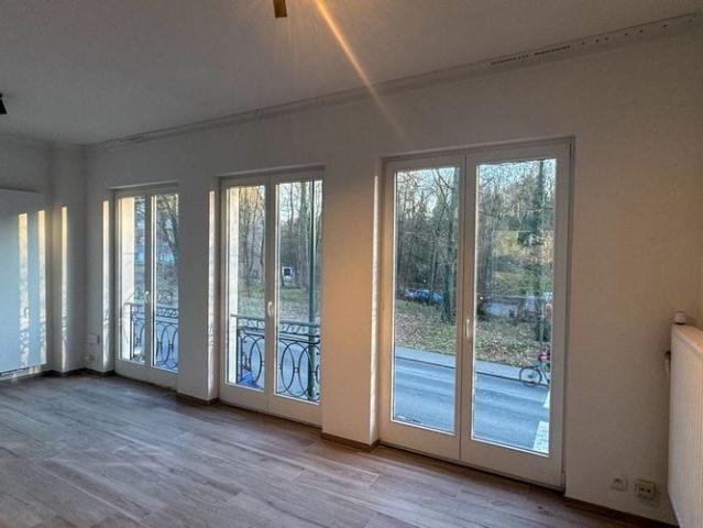 Uitzonderlijke woning te huur in Ukkel voor € 2.700 met 4 slaapkamers