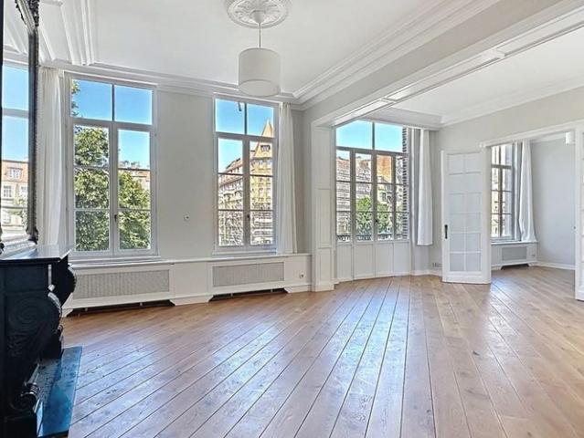 Uitzonderlijke woning te huur in Brussel voor € 3.950 met 5 slaapkamers