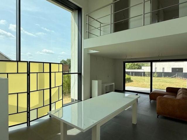 Uitzonderlijke woning te huur in Lede voor € 1.600 met 3 slaapkamers