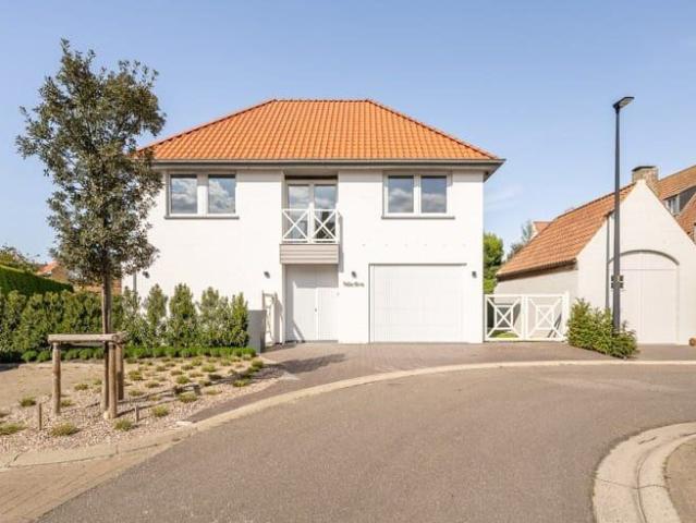 Uitzonderlijke luxueuze villa met zwembad in een rustige doo