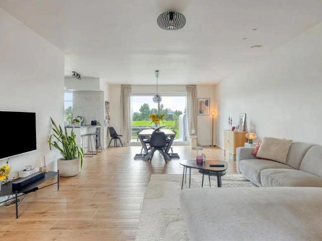 Uitzonderlijke nieuwbouwwoning in landelijke stijl