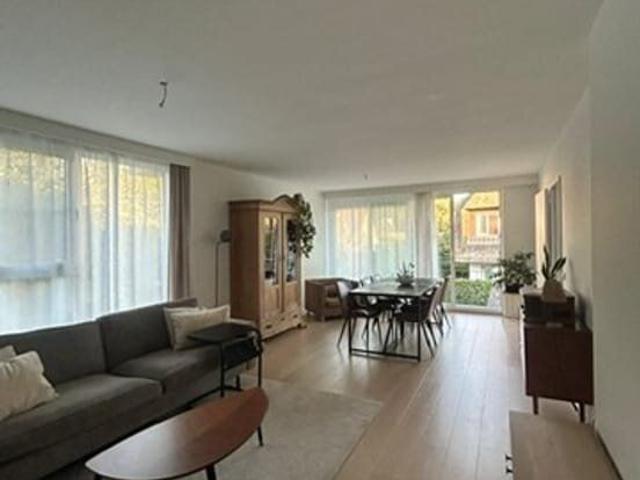 Uitstekend gelegen 3 slaapkamer appartement incl. garage