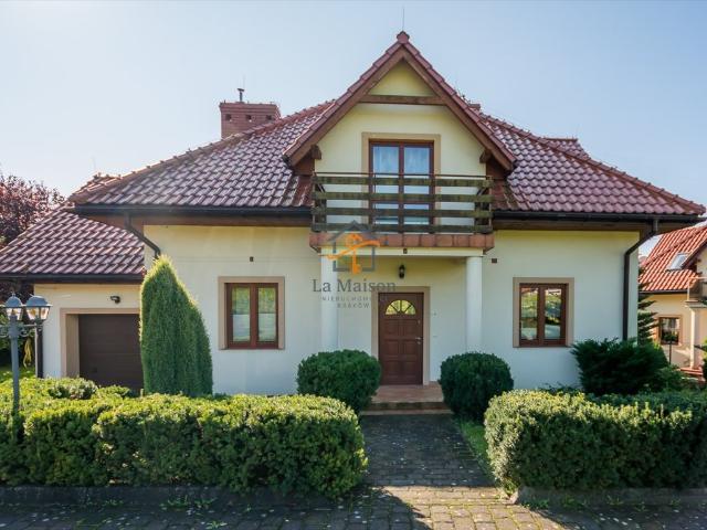 Luksusowy dom 200 m² z dużym ogrodem, premium wykończenie