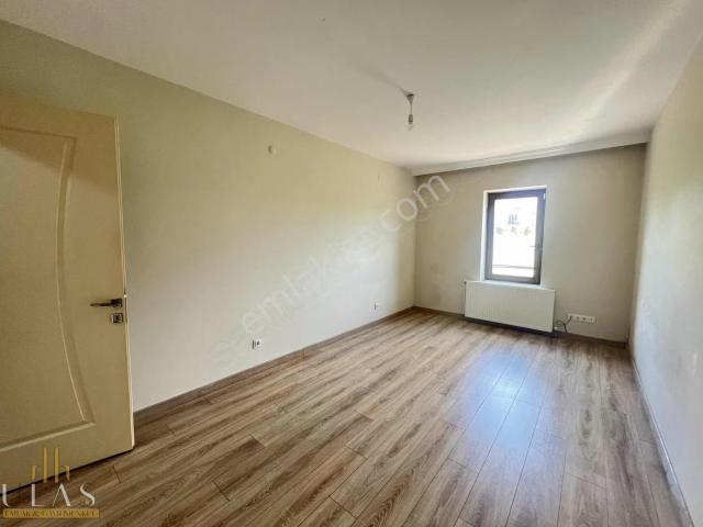 Ulaş Gayrimenkul cumhuriyet kök Sitesi 200m² 3+1kiralık Daire