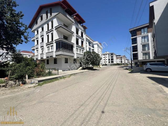 Ulaş Gayrimenkul cumhuriyet Mah. Dörtyol Mevki deniz Tarafı 2+1