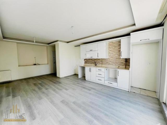 Ulaş Gayrimenkul karşıyaka Kuğukent Mevki Kiralık 2+1 Daire