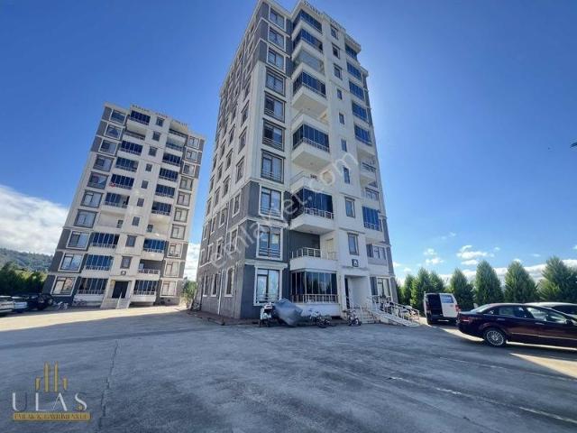 Ulaş Gayrimenkul park Flora Sitesi 130m² 3+1 Kiralık Daire
