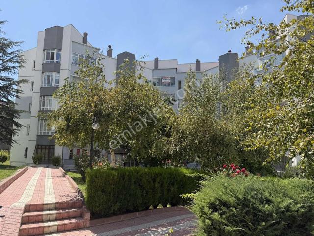 Ulaş Emlak Elvankent Ayyıldızda Site İçerisinde Çift Cepheli
