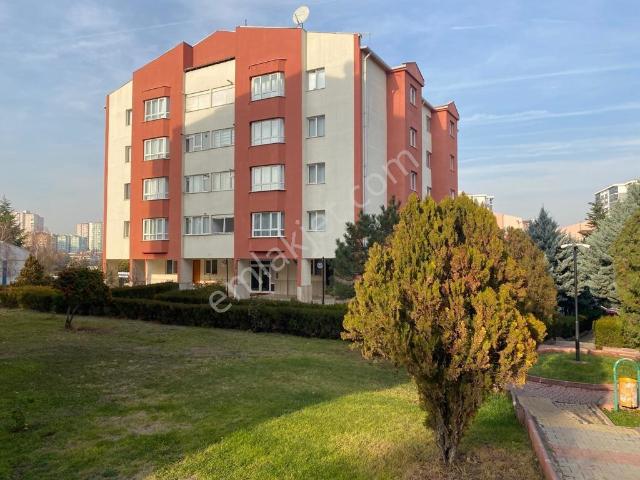 Ulaş Emlak Elvankent Ana Bulvarda Bahçeli Park Bitişiği Site İçi