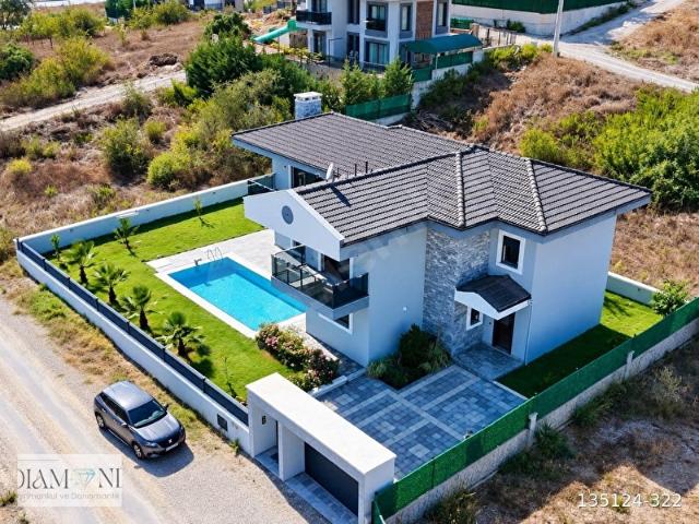 ULA ESENTEPE' DE 630 M2 ARSA İÇİNDE MODERN 4+1 MÜSTAKİL VİLLA