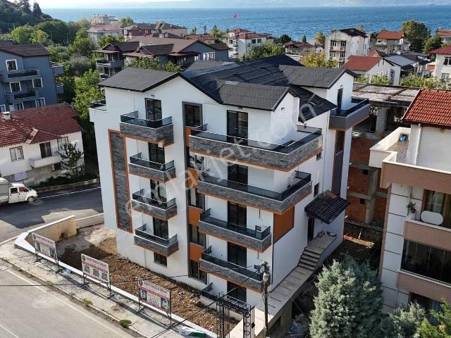 Ulaşlıda 2+1 Anayola Yakın Deniz Doğa Manzaralı Satılık Dubleks