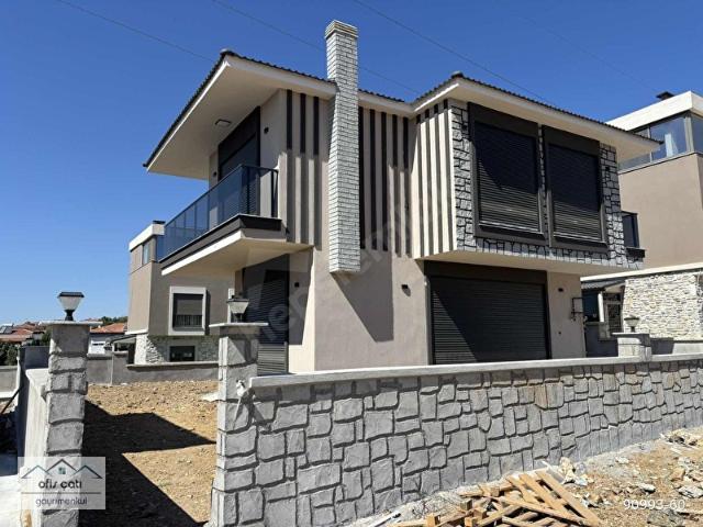 Ulamışta Oturuma Hazır 3+1 Tam Müstakil Sıfır Villa