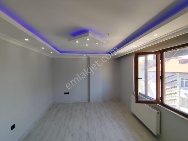 Ülgen İnşaattan Sultangazi Zübeyde Hanım Mahallesinde 2+1 Kiralık 3.kat